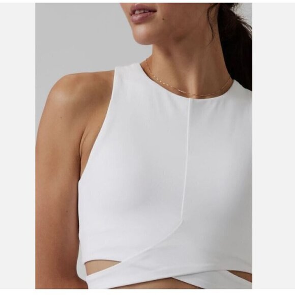 Athleta LIMITED Conscious Cut Out White Crop Yoga Bra Top D-DD NWT #988051 RT$69 - Picture 3 of 11